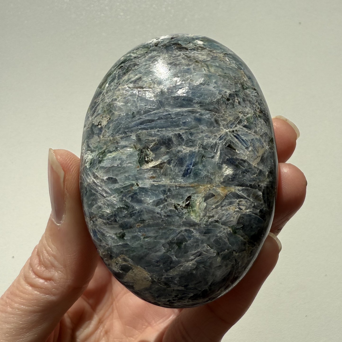 Kyanite Palm Stone 002
