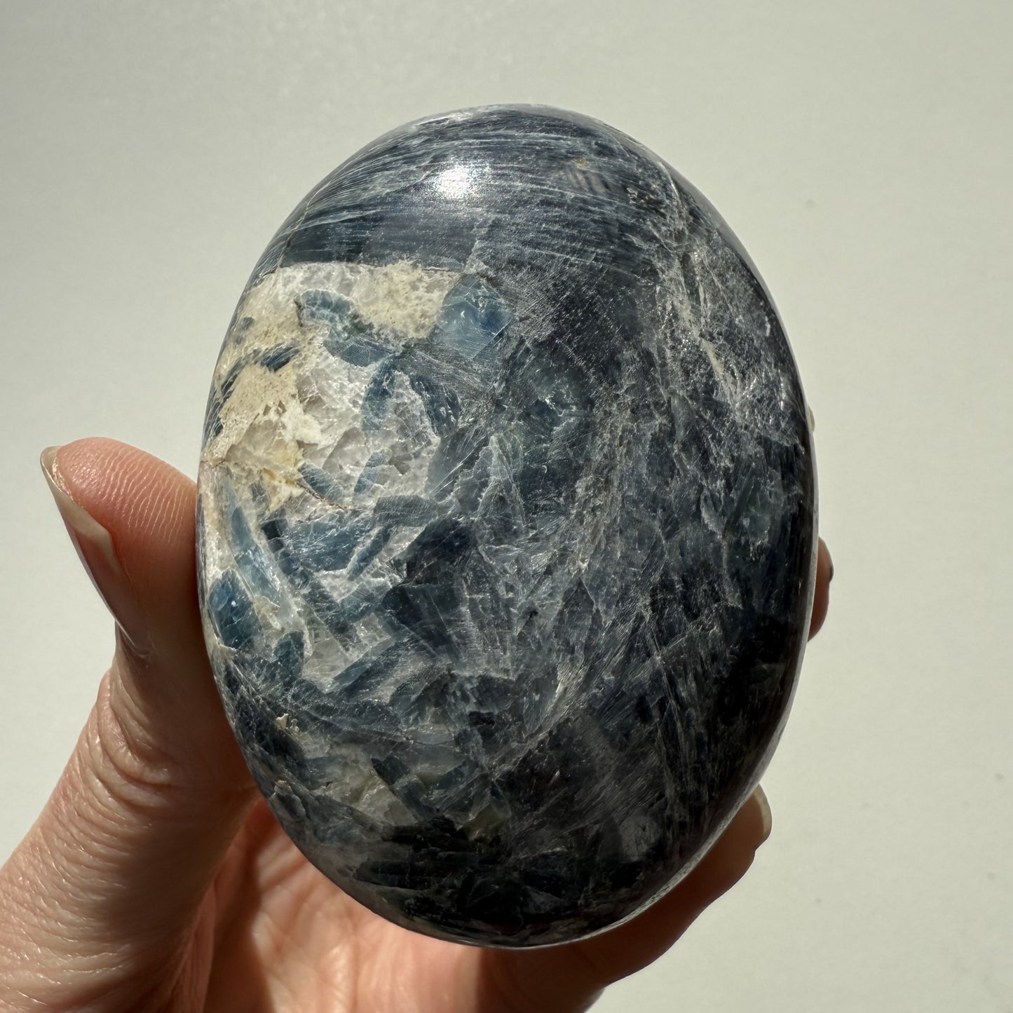 Kyanite Palm Stone 007