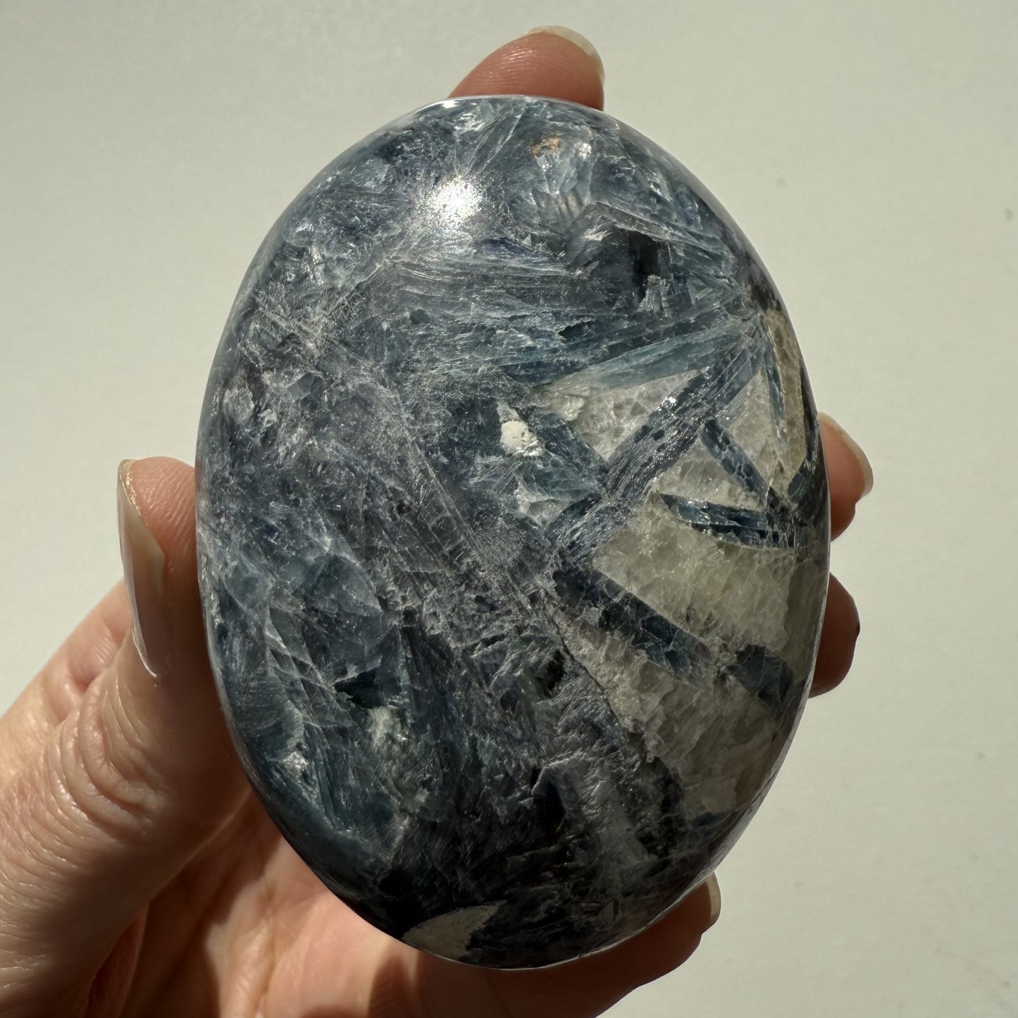 Kyanite Palm Stone 007