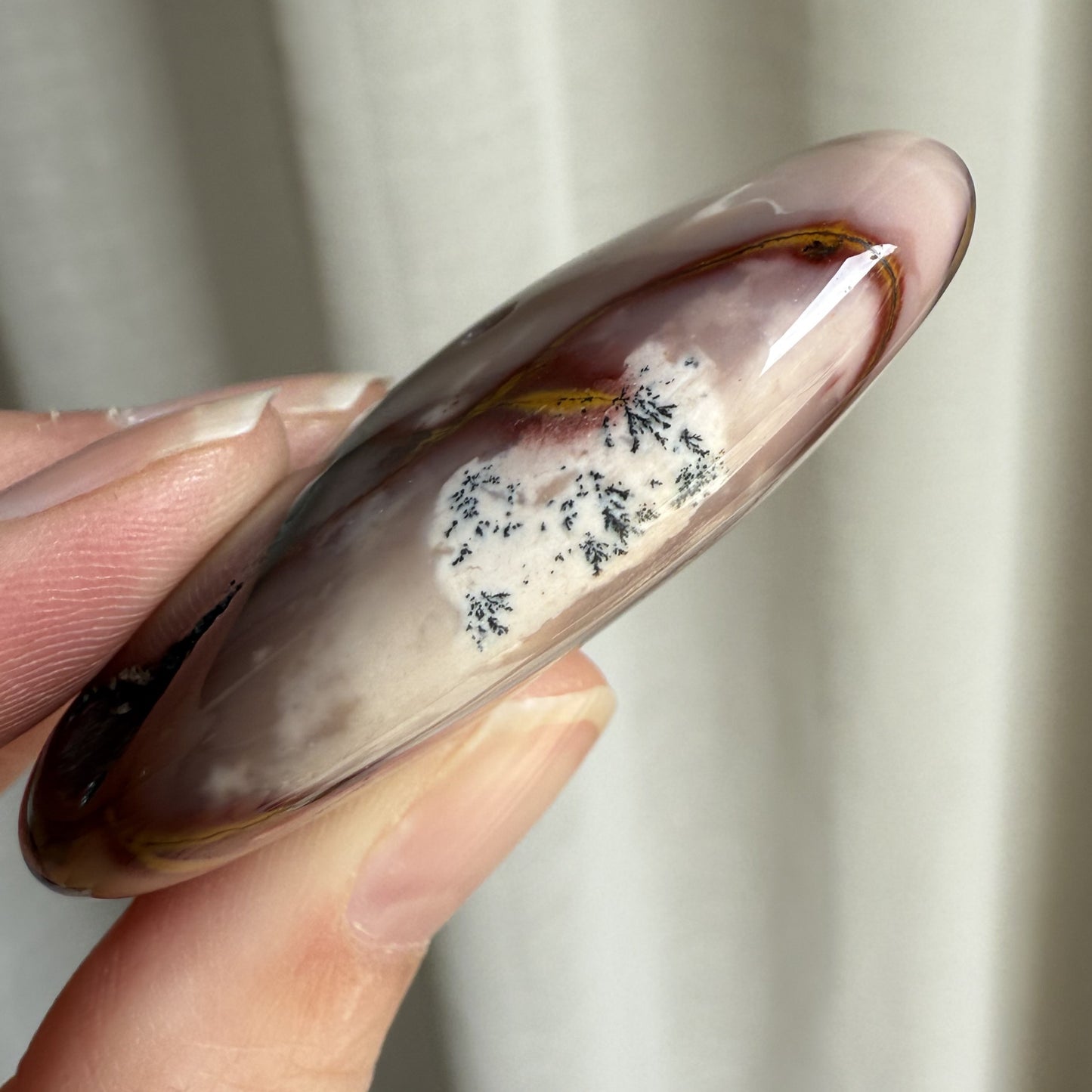 Mookaite Palm Stone - 001