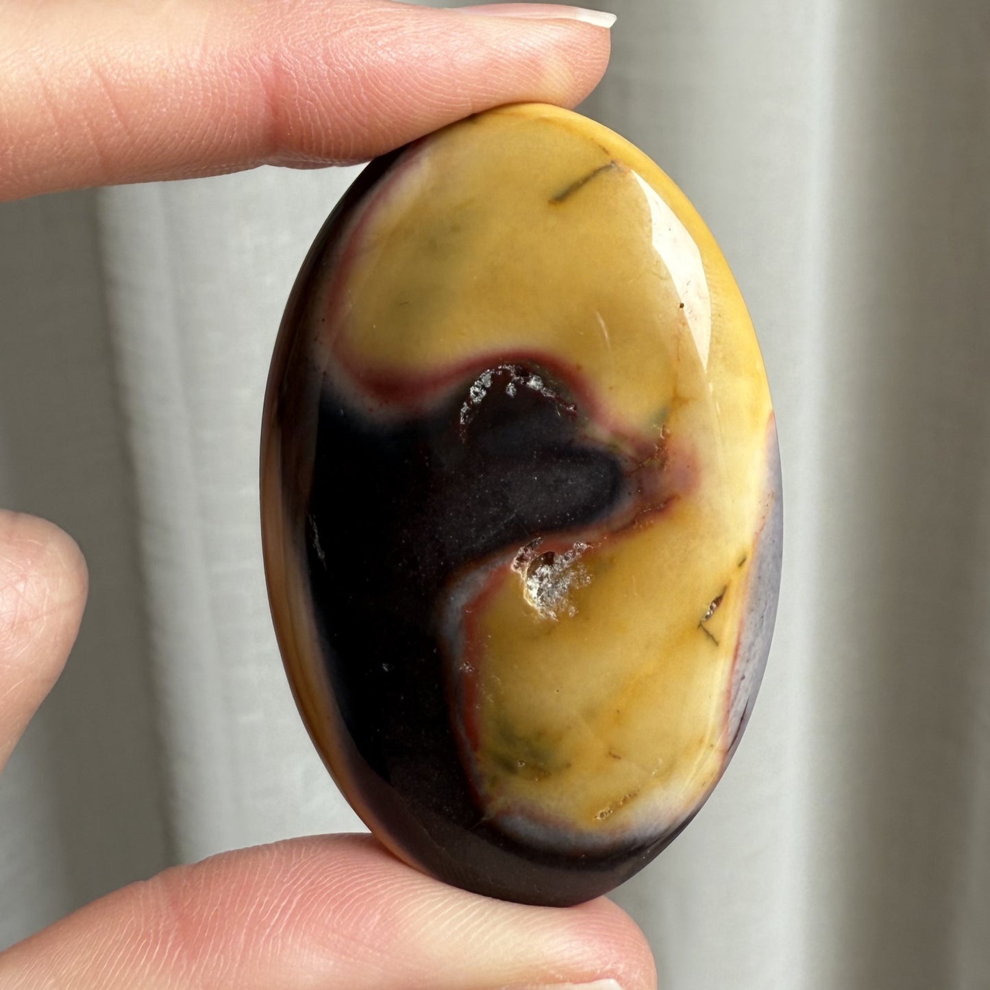 Mookaite Palm Stone - 003