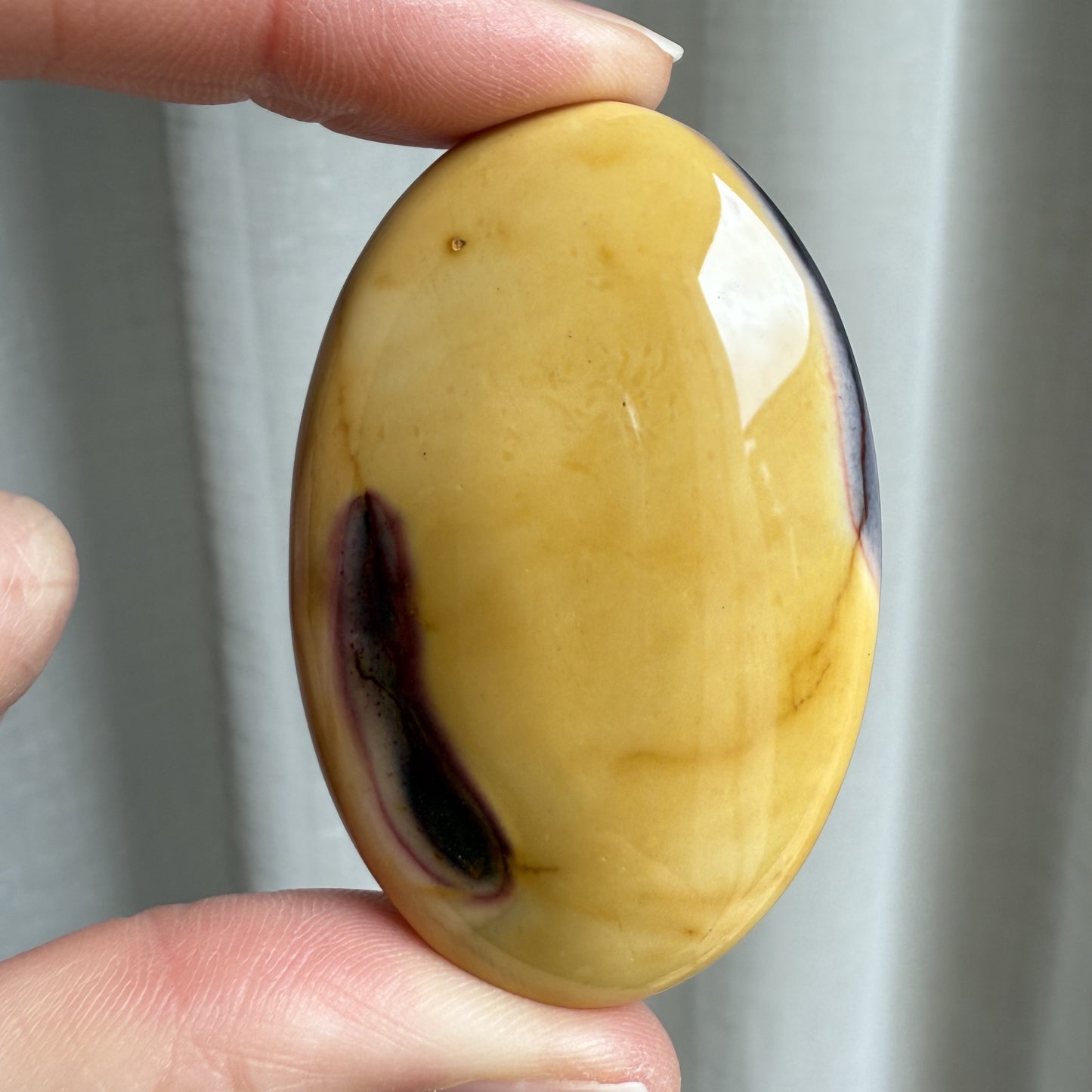 Mookaite Palm Stone - 003