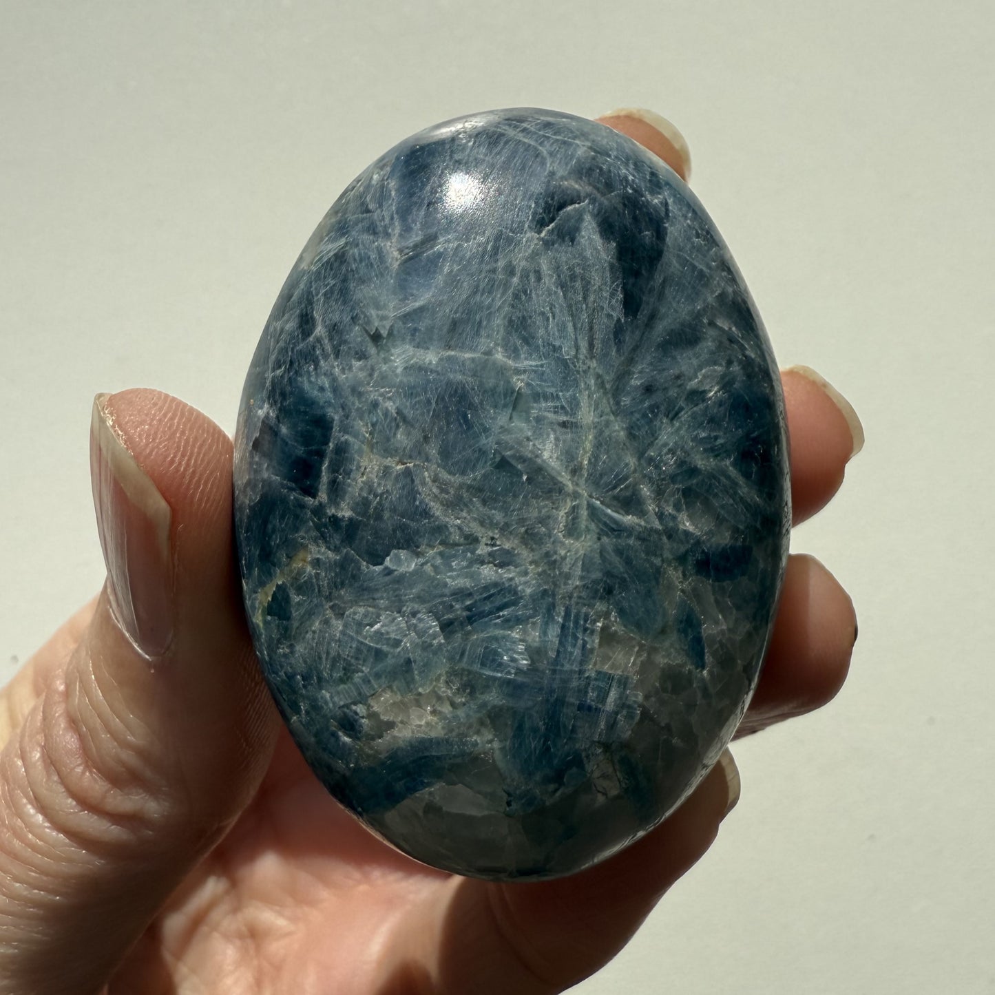 Kyanite Palm Stone 004