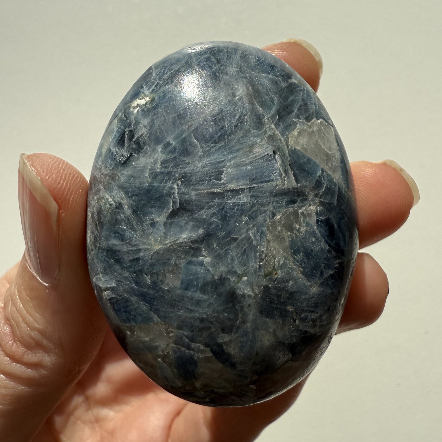 Kyanite Palm Stone 004