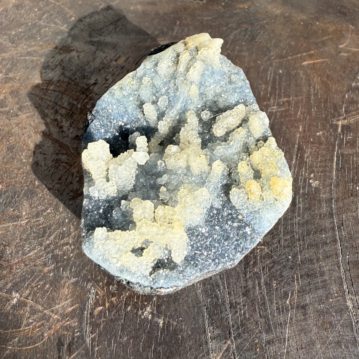 Chalcedony with Apophyllite 003