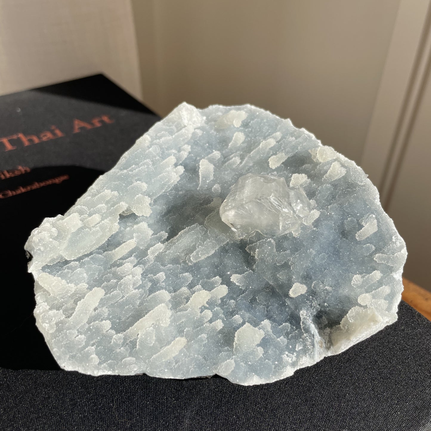 Apophyllite on Blue Chalcedony 004