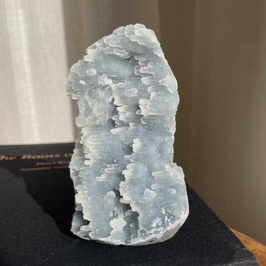 Apophyllite on Blue Chalcedony 002