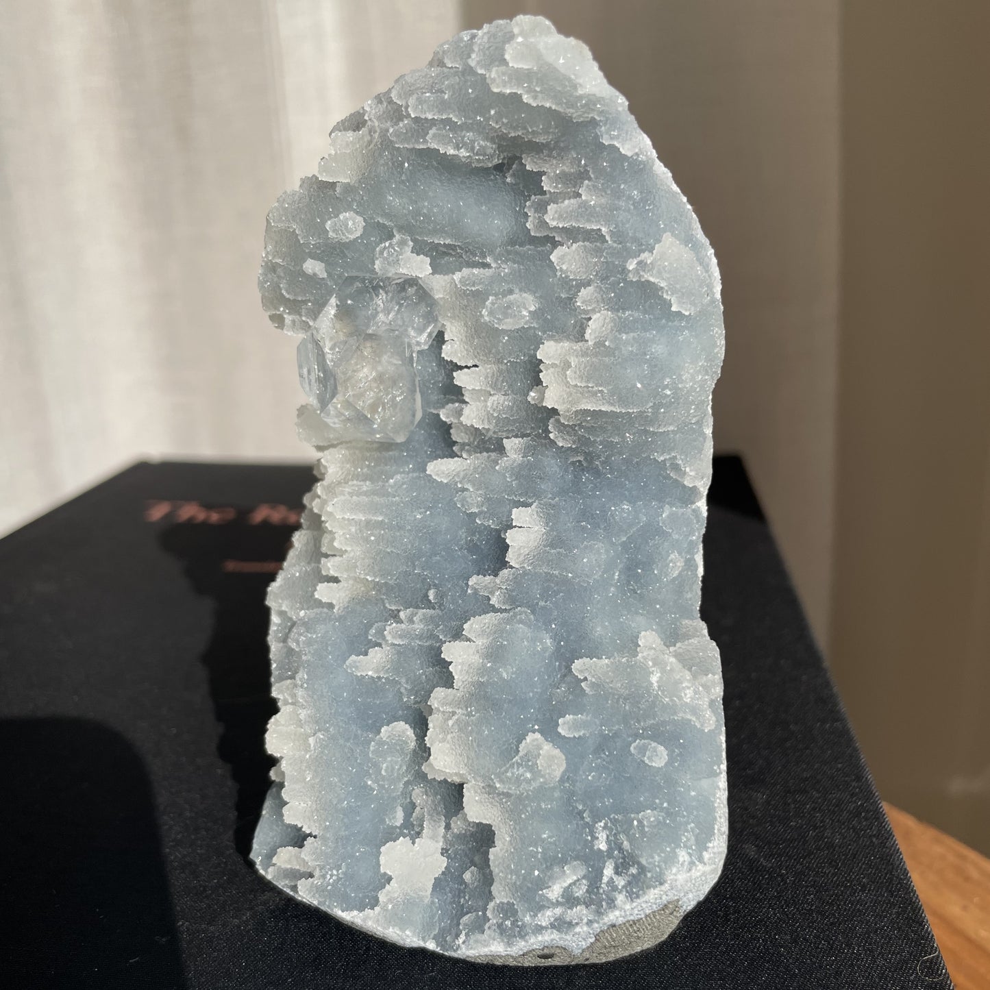 Apophyllite on Blue Chalcedony 002