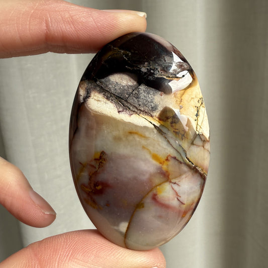 Mookaite Palm Stone - 002