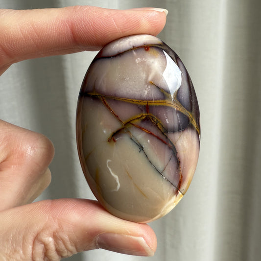 Mookaite Palm Stone - 004