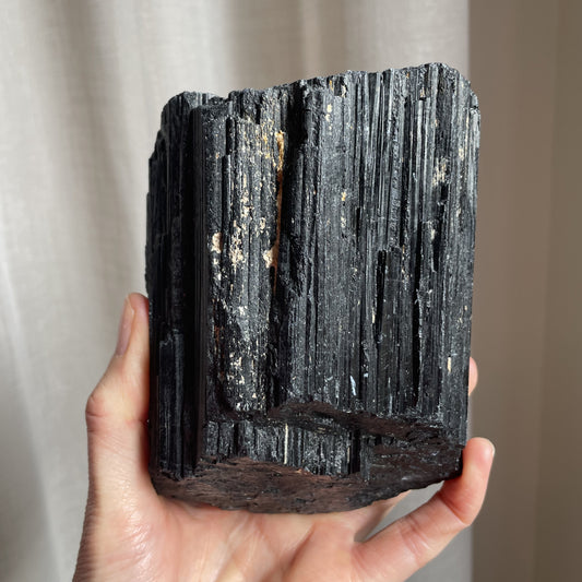 Black Tourmaline Raw 005