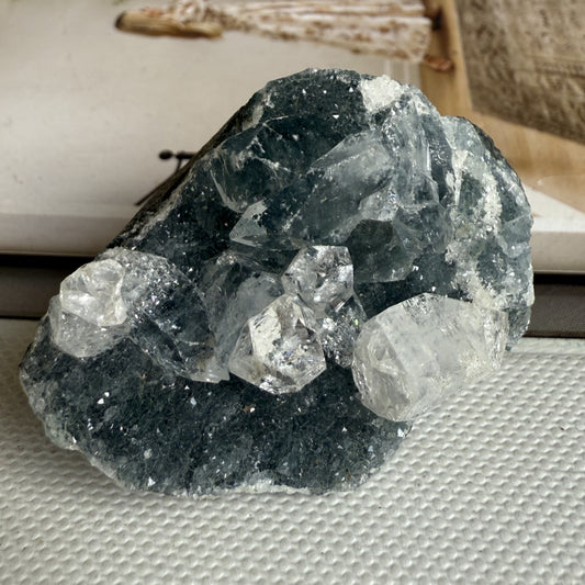 Chalcedony with Apophyllite 002