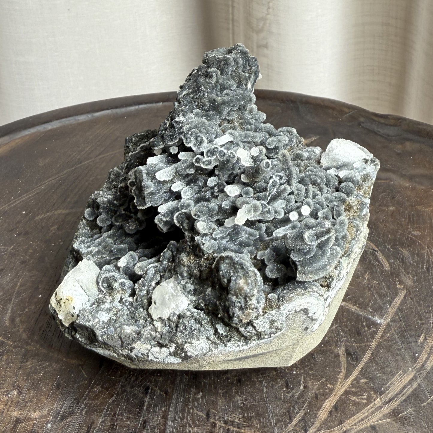 Black Chalcedony with Stilbite 010