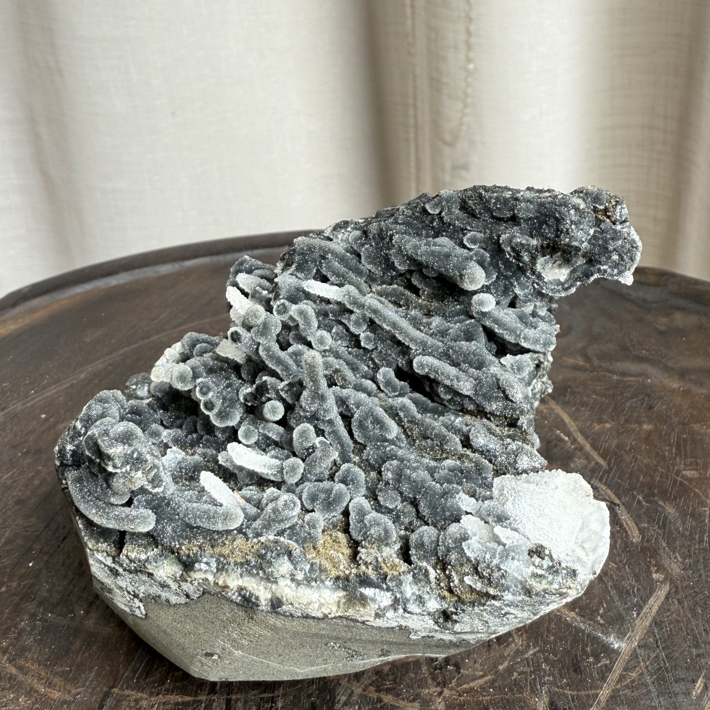 Black Chalcedony with Stilbite 010