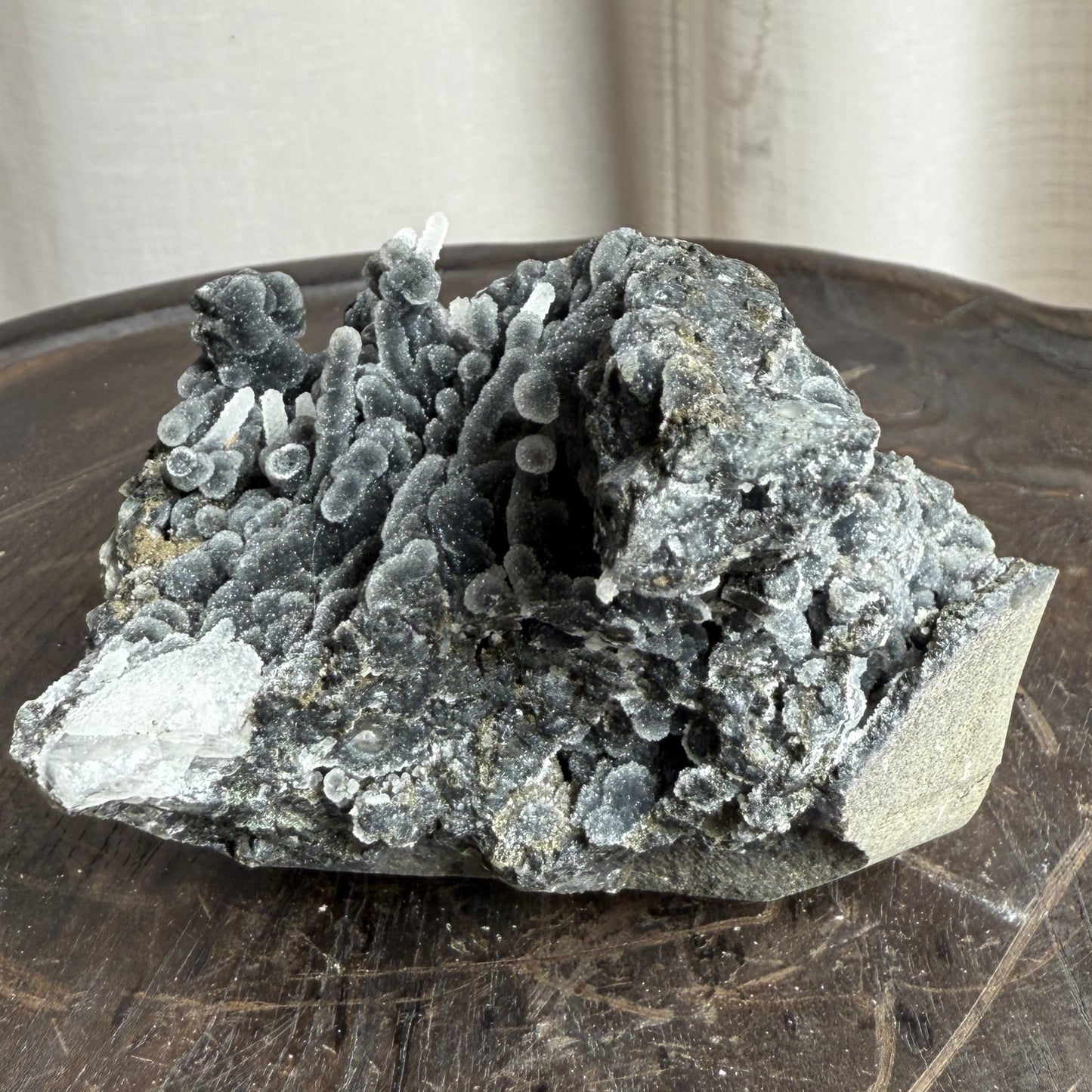 Black Chalcedony with Stilbite 010
