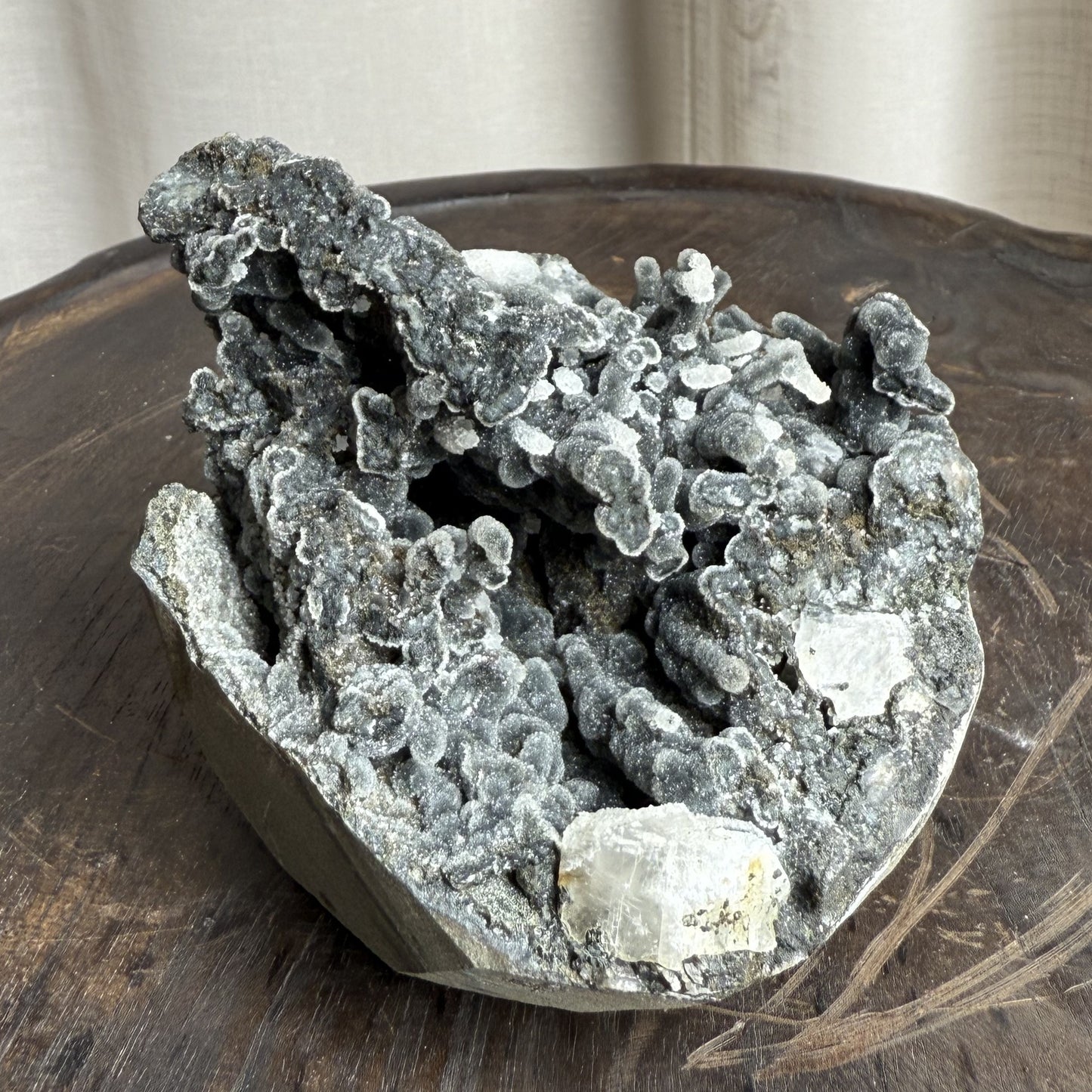 Black Chalcedony with Stilbite 010