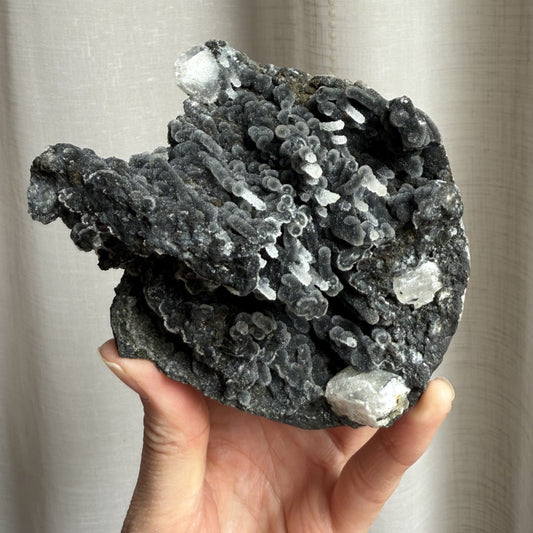 Black Chalcedony with Stilbite 010