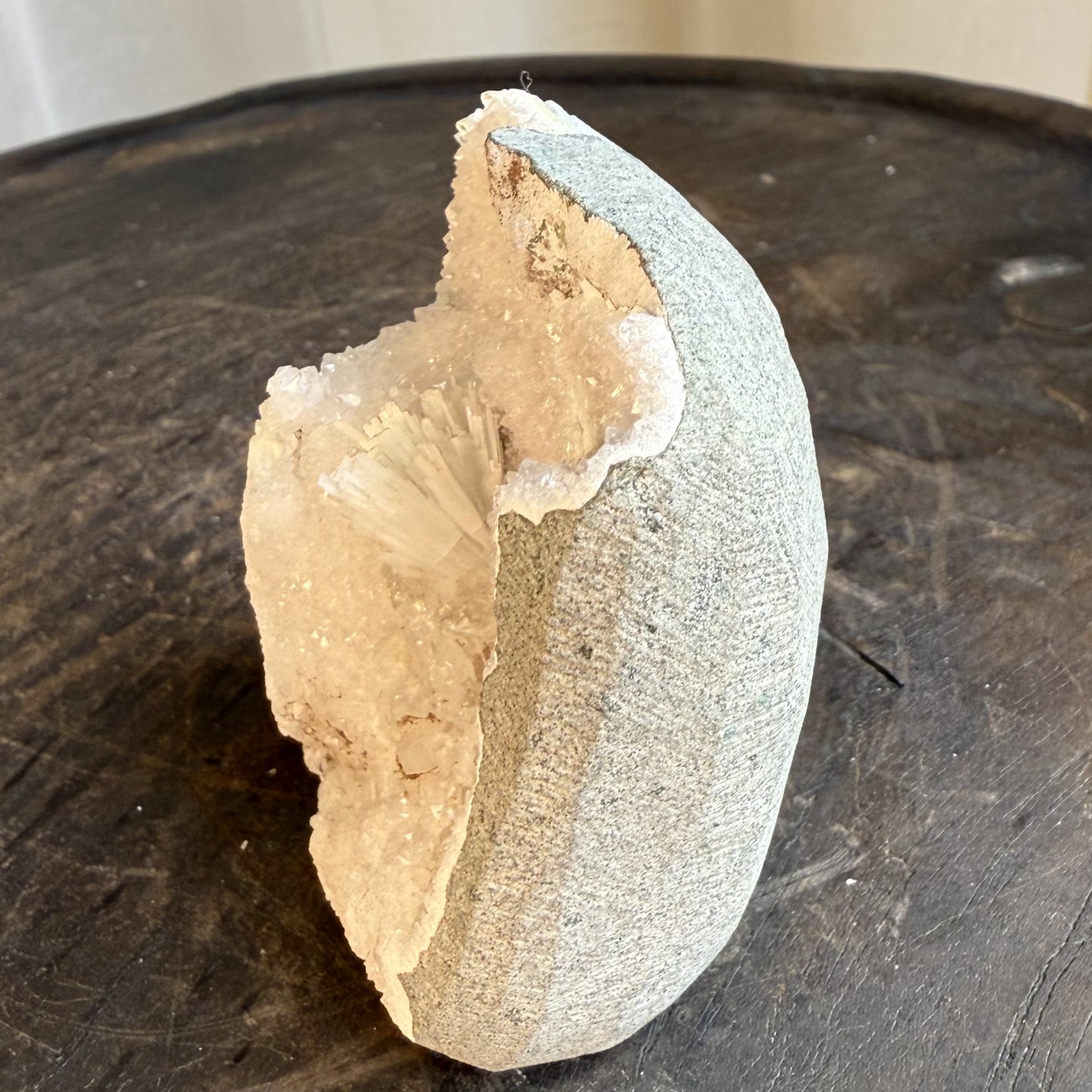 Scolecite Geode 8