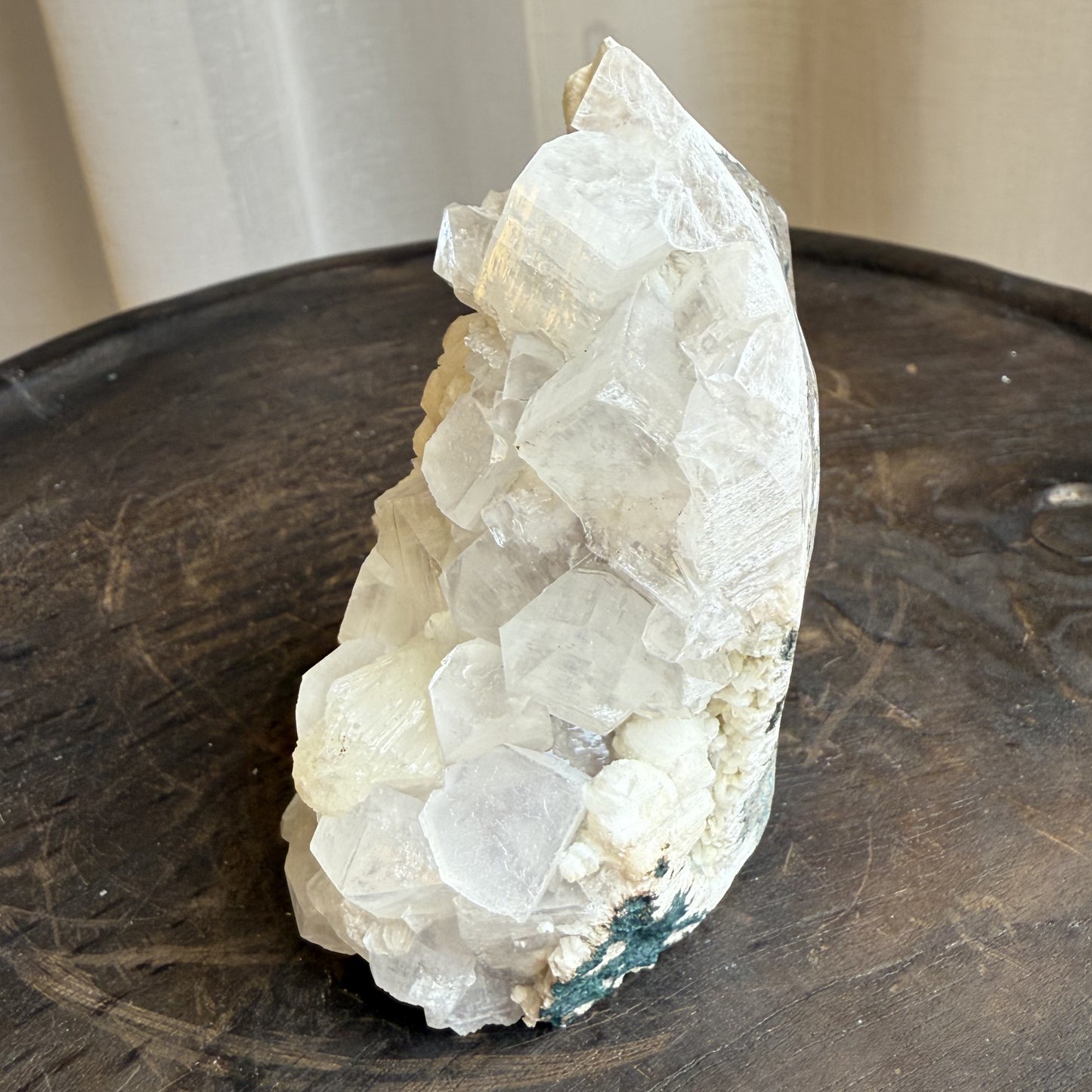 Chalcedony with Mordenite Spheres, Cubic Apophyllite & Calcite 3