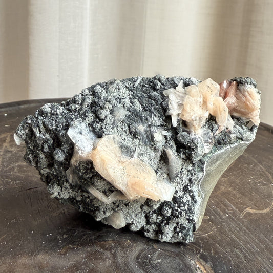 Black Chalcedony with Stilbite 010